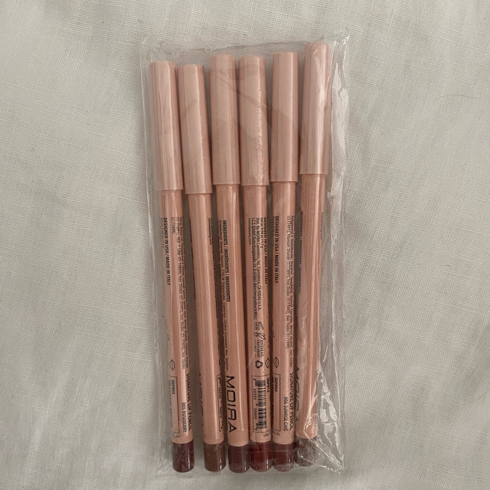 6 unopened Moira lip liner